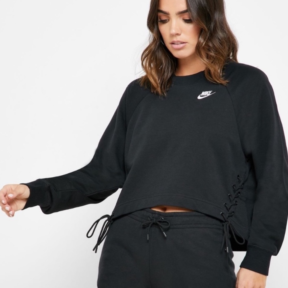 Black Nike Cropped Sweatshirt